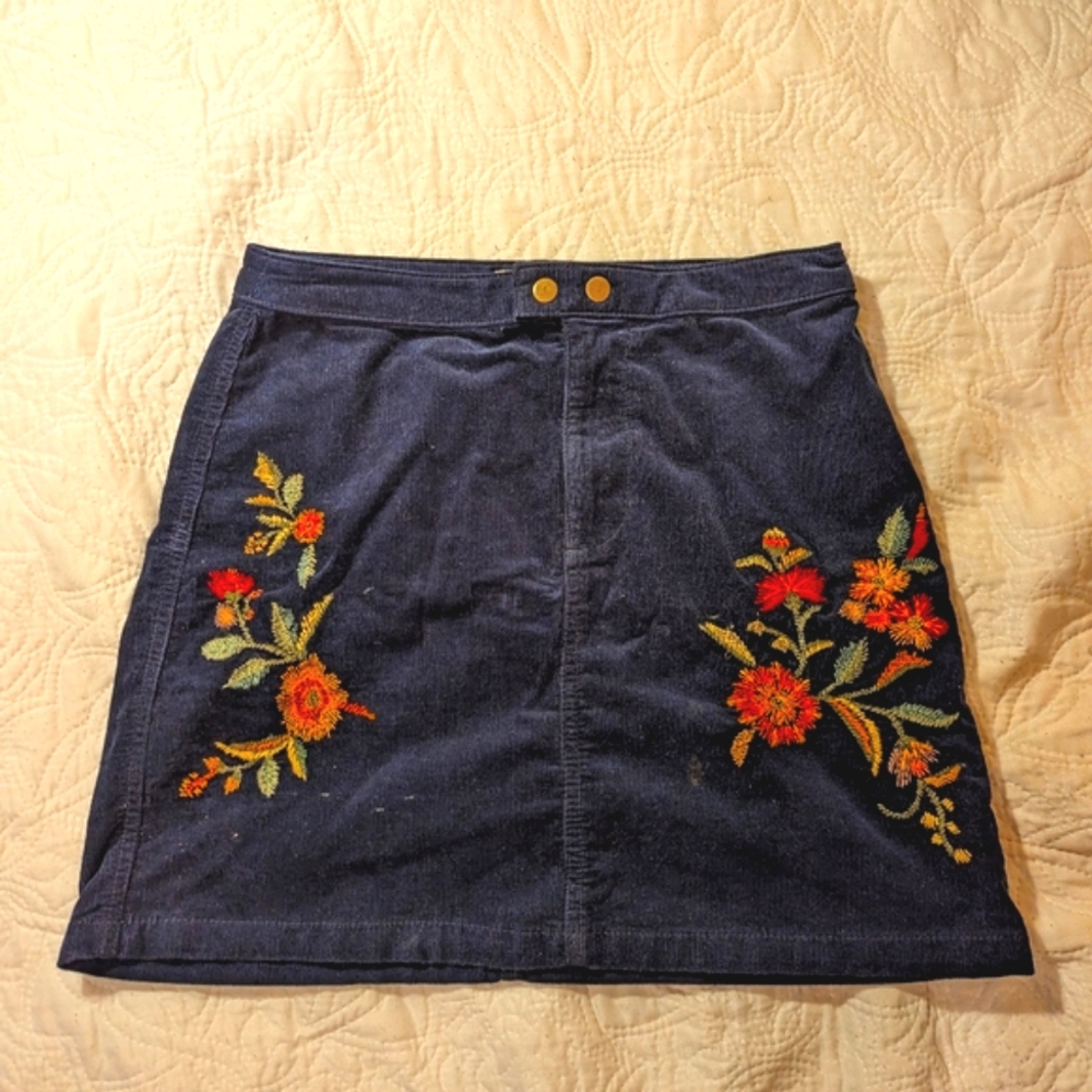 Embroidered Corduroy miniskirt